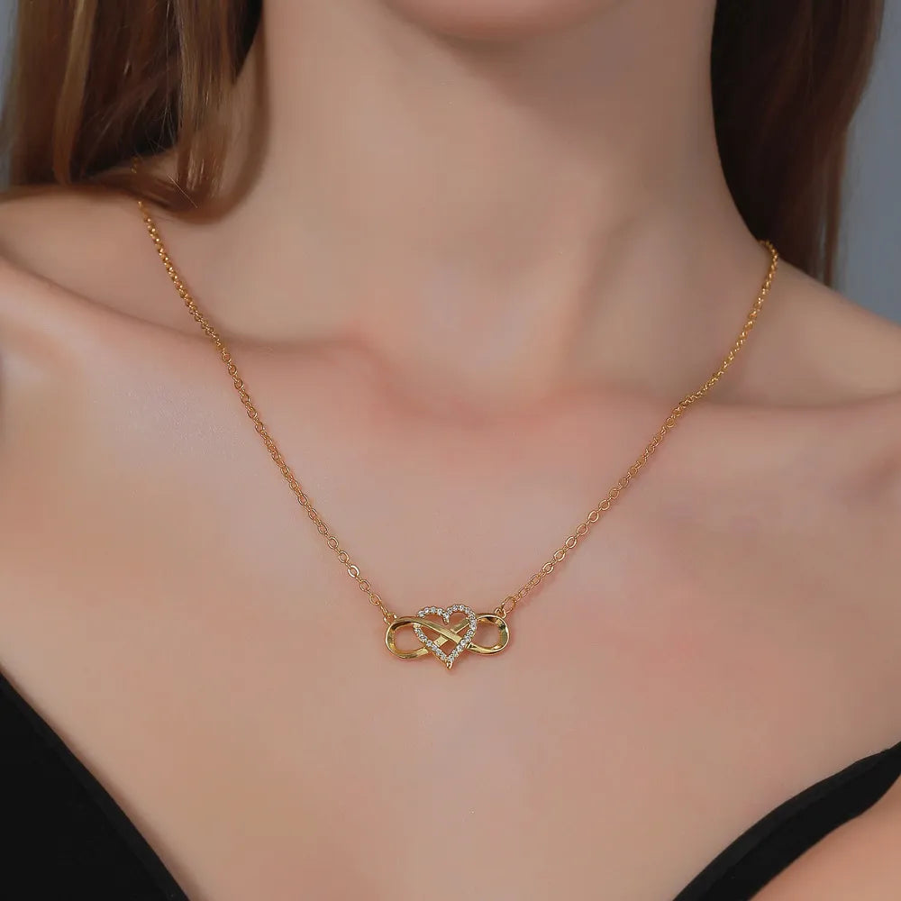 Collar de amor anudado